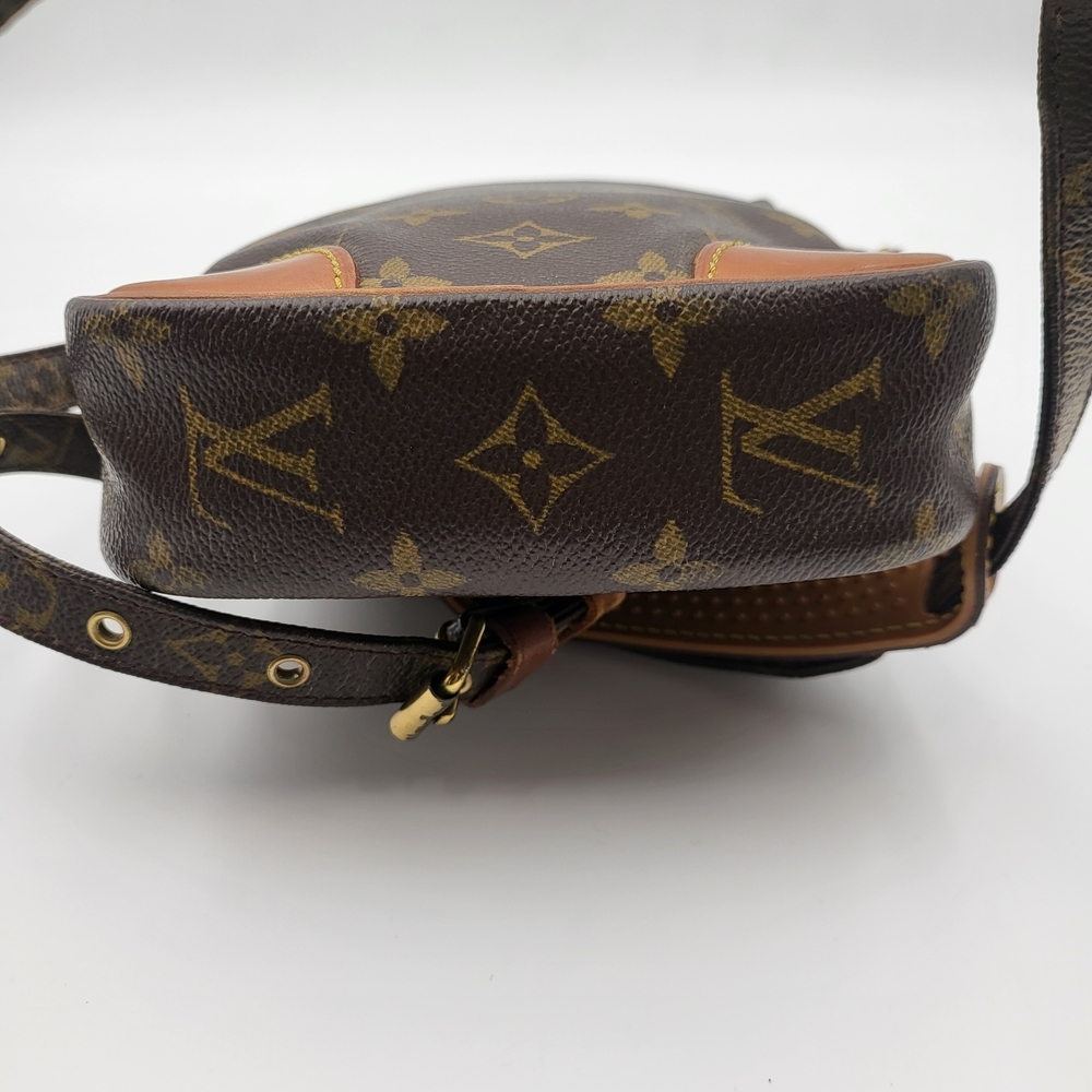 Louis Vuitton Monogram Danube Crossbody Shoulder Bag.. Authentic.. - Picture 6 of 16